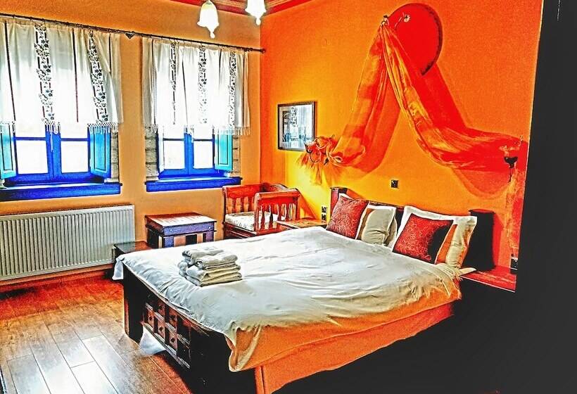 ガーデンビュースーペリアールーム, Zarkada Archontiko