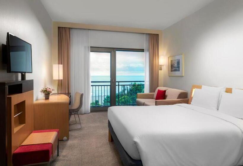 اتاق سوپریور با چشمانداز دریا, Novotel Trabzon