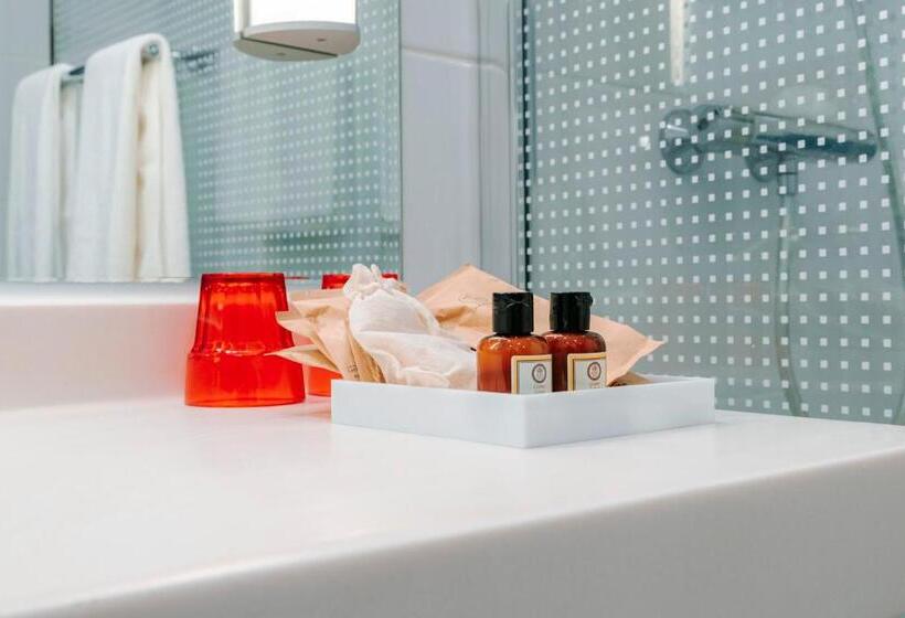 اتاق اجرایی با چشمانداز دریا, Novotel Trabzon