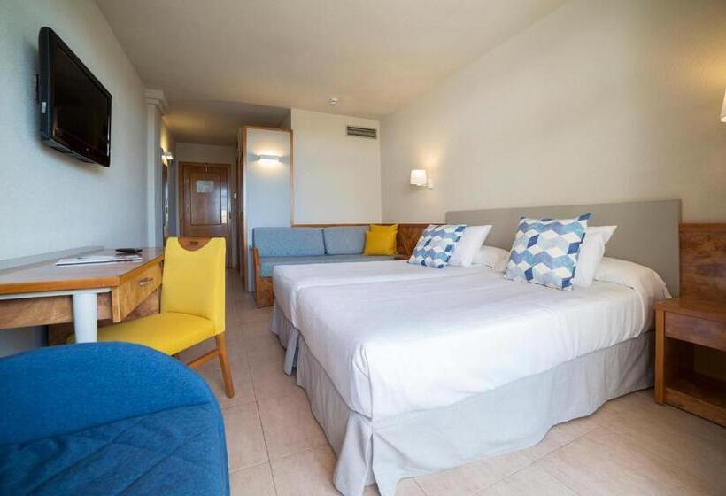 Quarto Triplo Standard Vista Piscina, Ponient Dorada Palace by Portaventura World