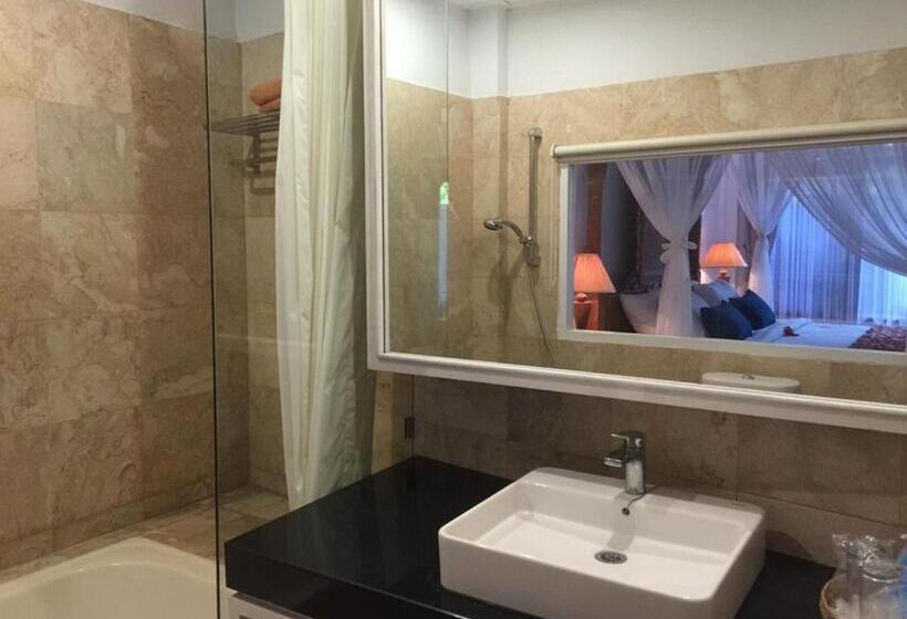 جناح مزوَّد بشرفة, Puri Dewa Bharata Hotel & Villas