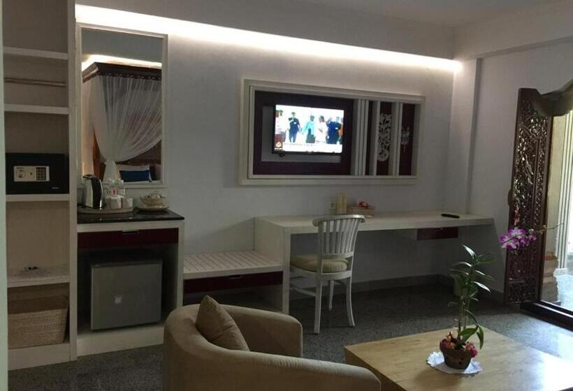 جناح مزوَّد بشرفة, Puri Dewa Bharata Hotel & Villas