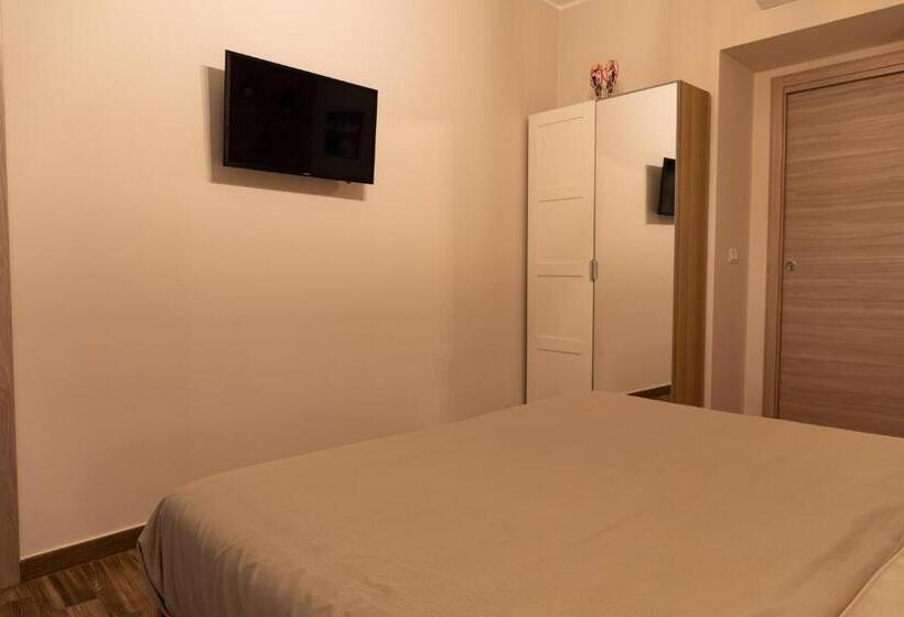 اتاق استاندارد با بالکن, Tizzy Apartment & Rooms