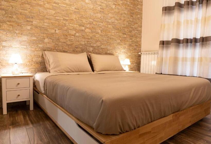 اتاق استاندارد با بالکن, Tizzy Apartment & Rooms