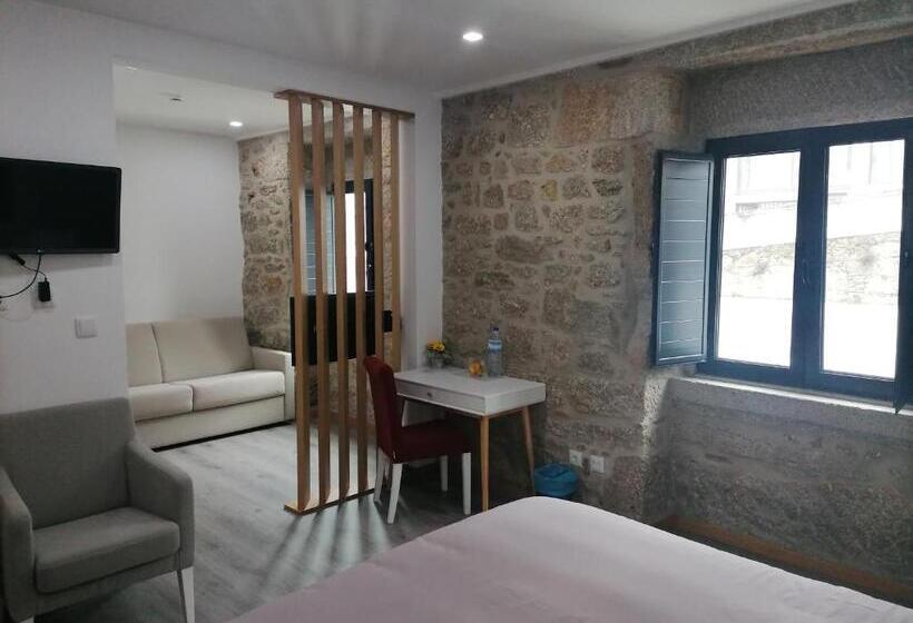 جناح عائلي, Alojamento Girassol   Guest House   Quarto Com Casa De Banho Privativa