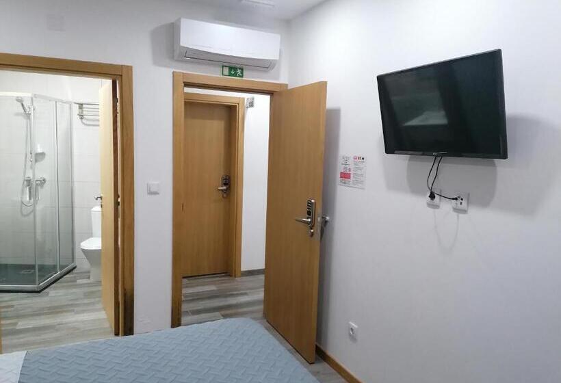غرفة قياسية, Alojamento Girassol   Guest House   Quarto Com Casa De Banho Privativa