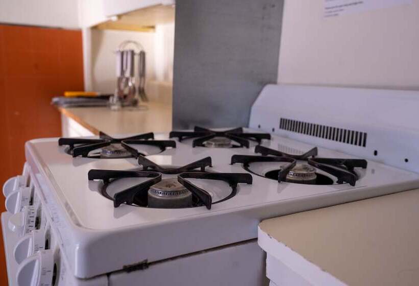 غرفة قياسية, A Lodge Lyons