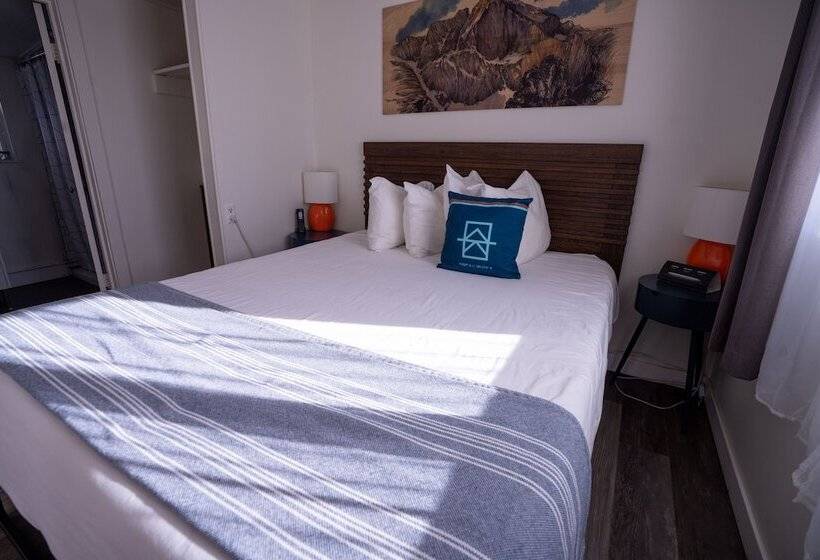 غرفة قياسية, A Lodge Lyons