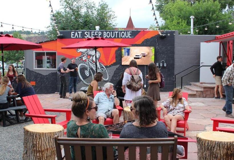 شقة غرفتين, A Lodge Lyons