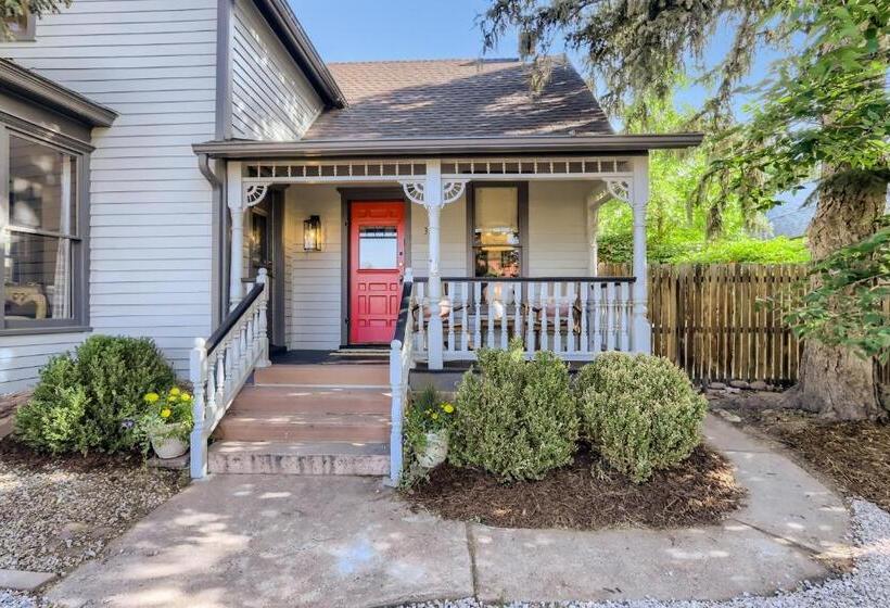 منزل 3 غرف نوم, A Lodge Lyons