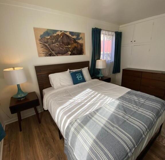 شقة غرفتين, A Lodge Lyons