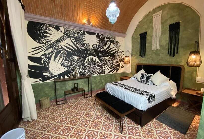 جناح عائلي, Boutique Santo Cuervo