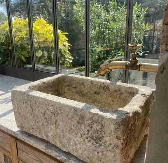 חדר סטנדרט פנימי, Lou Calen