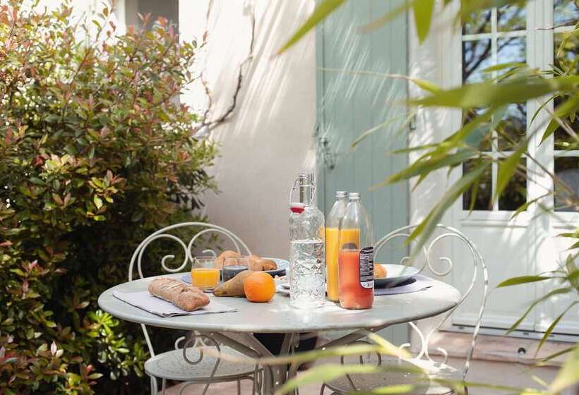 חדר סטנדרט, Lou Calen