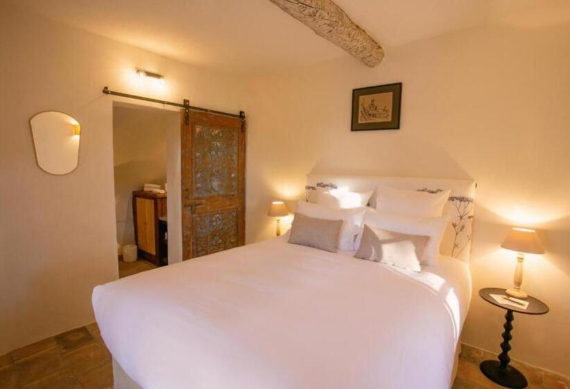 חדר בסיסי, Lou Calen