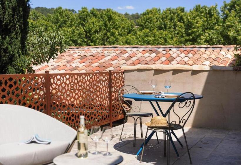 חדר דלוקס, Lou Calen