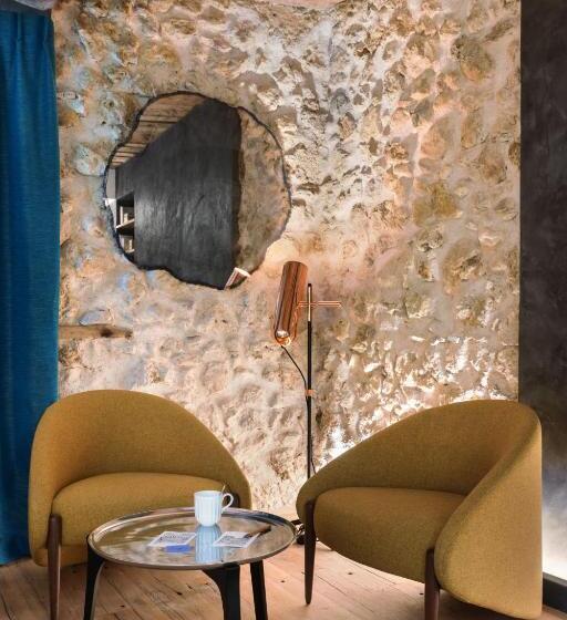 חדר סטנדרט, Lou Calen