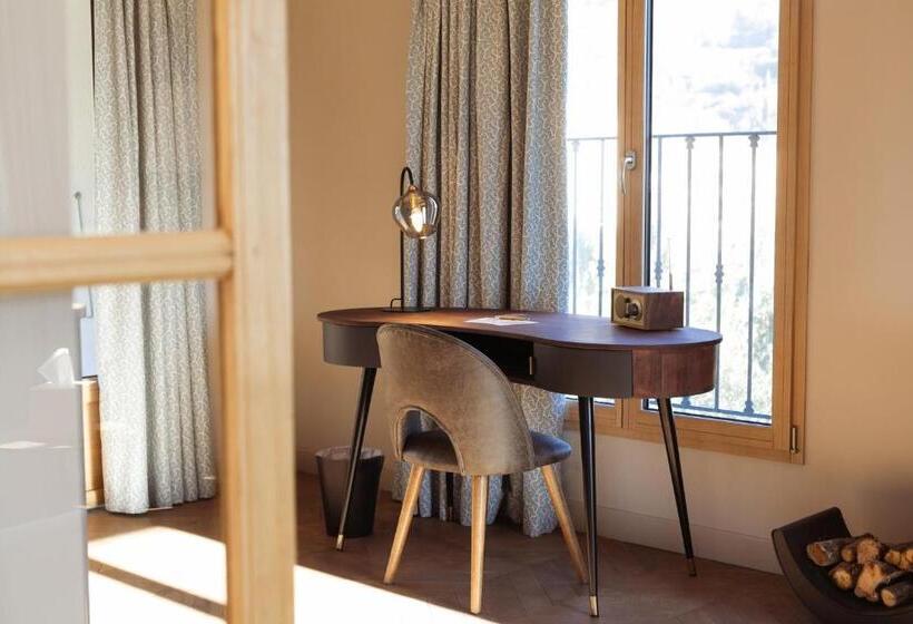 חדר דלוקס, Lou Calen