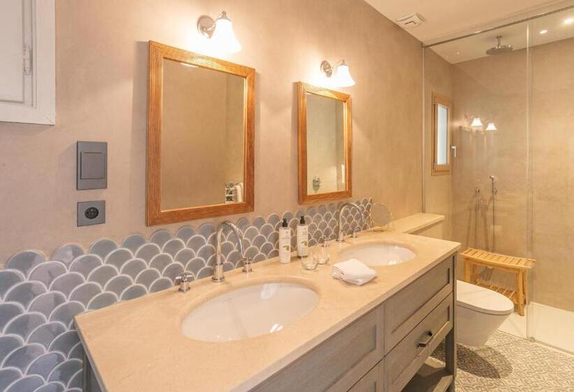 חדר דלוקס, Lou Calen