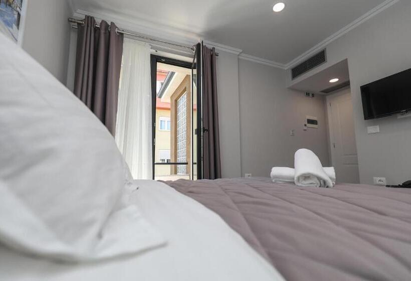 デラックスルーム, Peroni