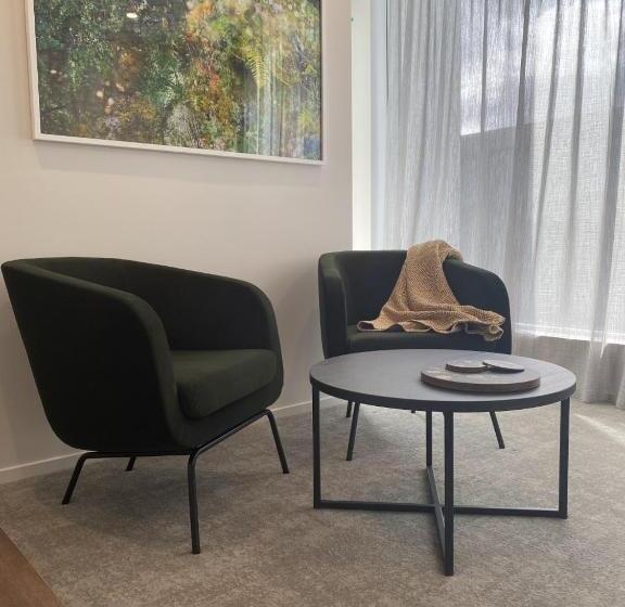 מיטת קינג בסוויטה, Wyndham Garden Christchurch Kilmore Street