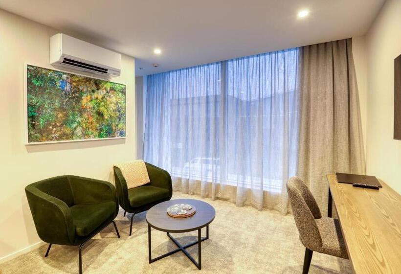 מיטת קינג בסוויטה, Wyndham Garden Christchurch Kilmore Street