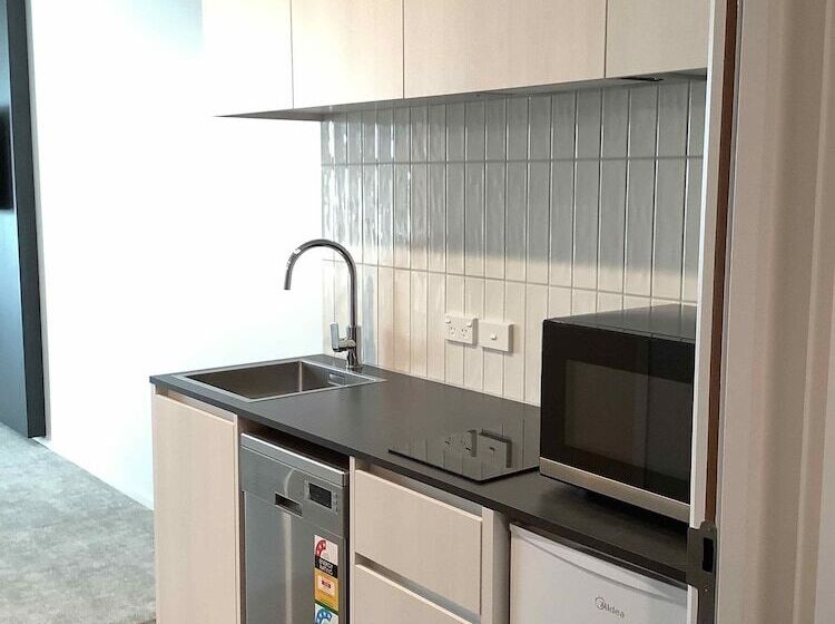 מיטת קינג בסוויטה, Wyndham Garden Christchurch Kilmore Street