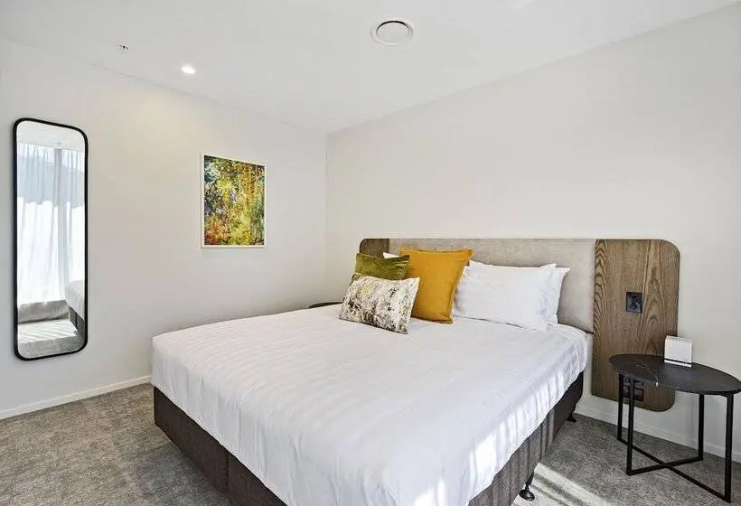 استودیوی لوکس, Wyndham Garden Christchurch Kilmore Street