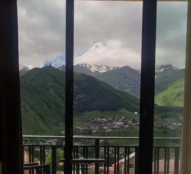 اتاق استاندارد با چشمانداز, Aronia Kazbegi