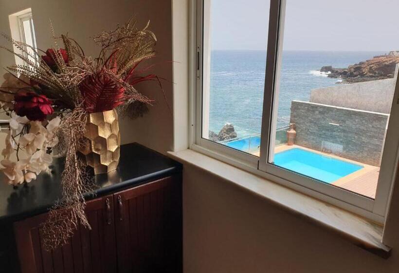 اتاق استاندارد با سرویس بهداشتی مشترک, Cactus Guest House