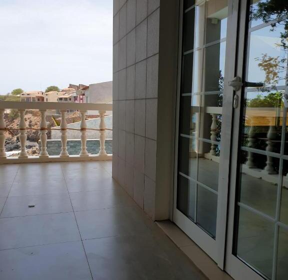 اتاق استاندارد با سرویس بهداشتی مشترک, Cactus Guest House