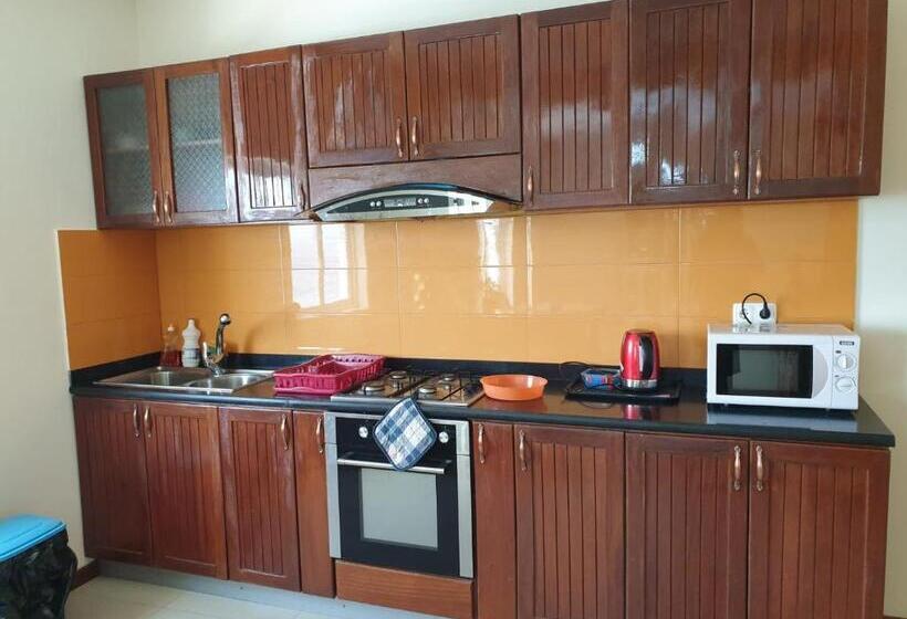 اتاق استاندارد با سرویس بهداشتی مشترک, Cactus Guest House