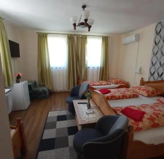 スタンダード４人部屋, Szieszta Vendégház