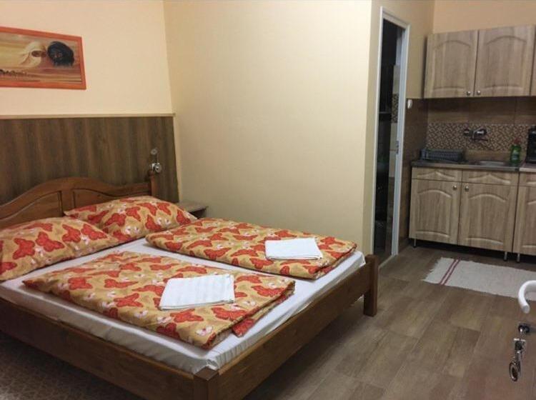 דירת חדר, Szieszta Vendégház