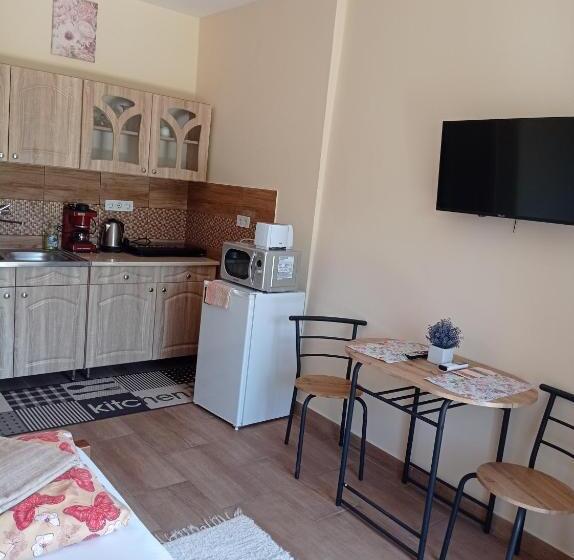 דירת חדר, Szieszta Vendégház