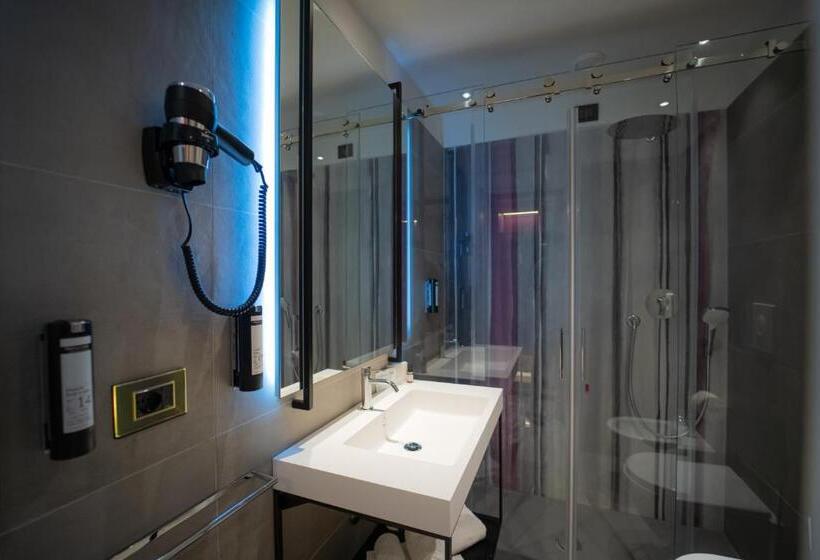 חדר משפחתי מקשר, Best Western Plus Sabaudia