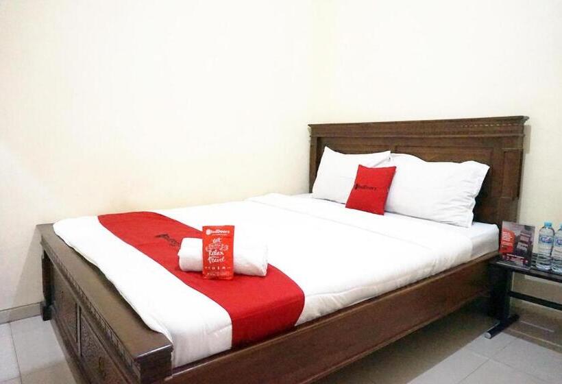 Номер Стандарт, Reddoorz @ Jalan Kedawung