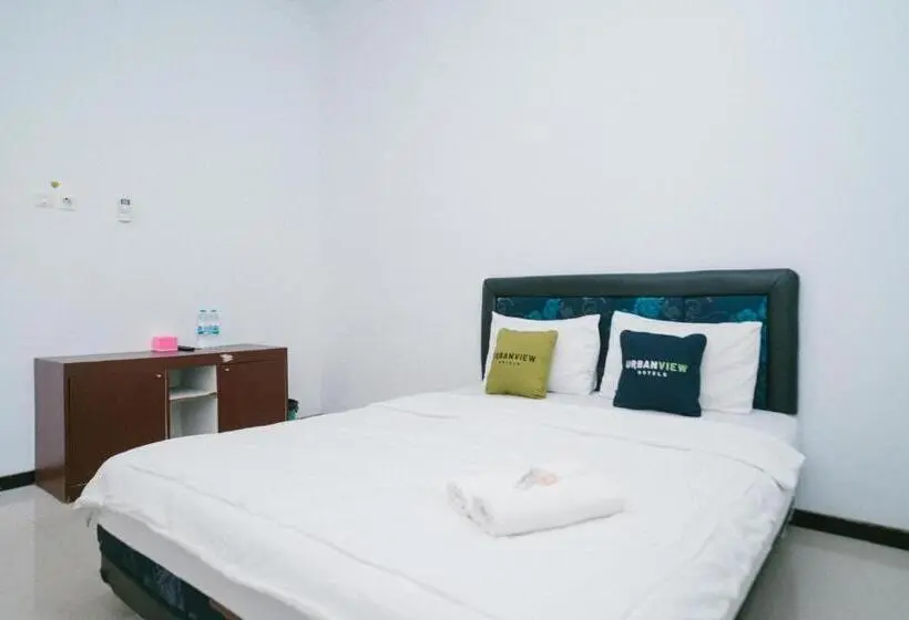 エコノミールーム, Urbanview Hotel Griya Surya Malang By Reddoorz