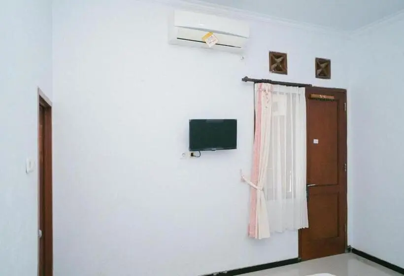 エコノミールーム, Urbanview Hotel Griya Surya Malang By Reddoorz