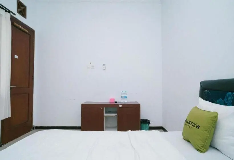 エコノミールーム, Urbanview Hotel Griya Surya Malang By Reddoorz