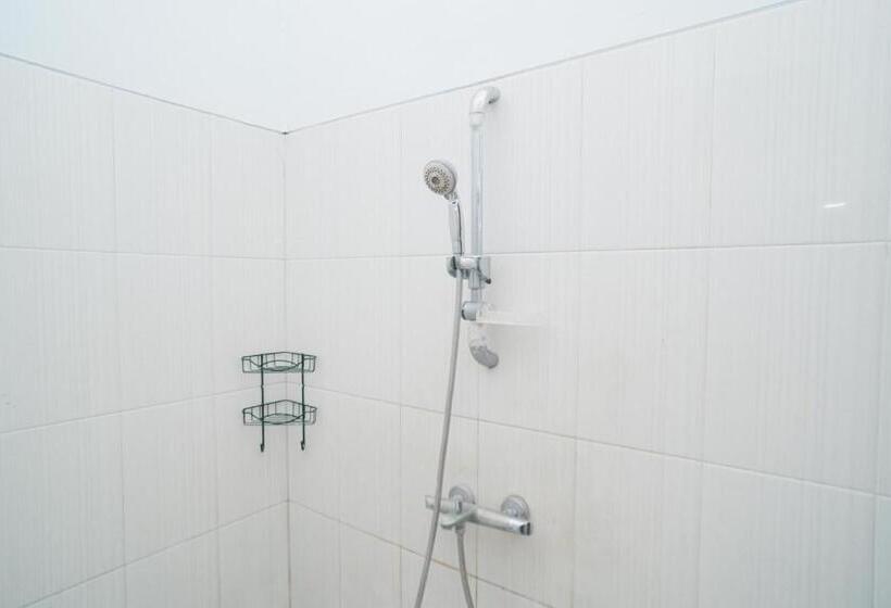 Семейный Номер, Urbanview Hotel Griya Surya Malang By Reddoorz