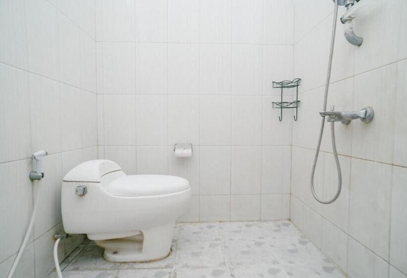 Семейный Номер, Urbanview Hotel Griya Surya Malang By Reddoorz