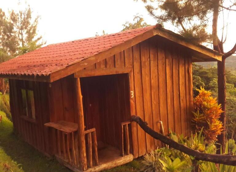 بنجلو قياسى, Cabañas Don Camilo Albergue De Montaña