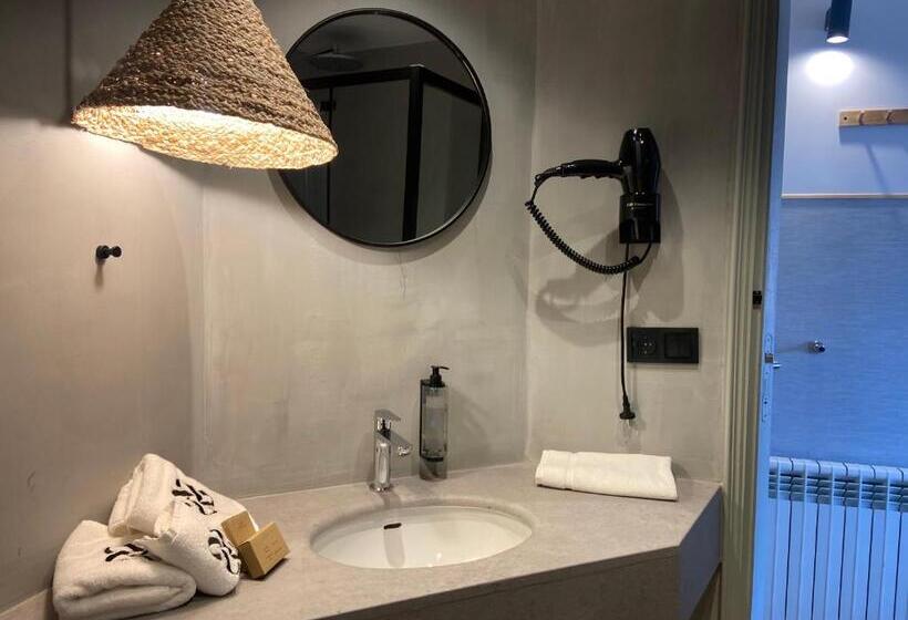 חדר לארבעה סטנדרטי עם מרפסת, Calendula Hotel & Apartaments