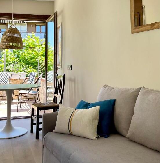 شقة غرفة نوم واحدة مزودة بشُرفة, Calendula Hotel & Apartaments