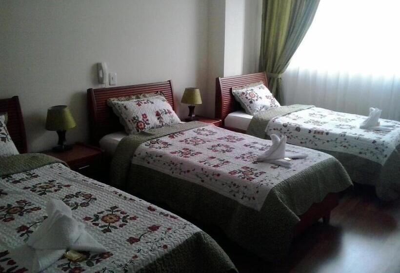 컴포트 트리플 룸, Castillo Real