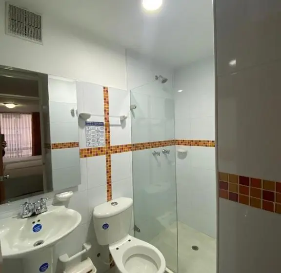 Chambre Quadruple Standard, Castillo Real