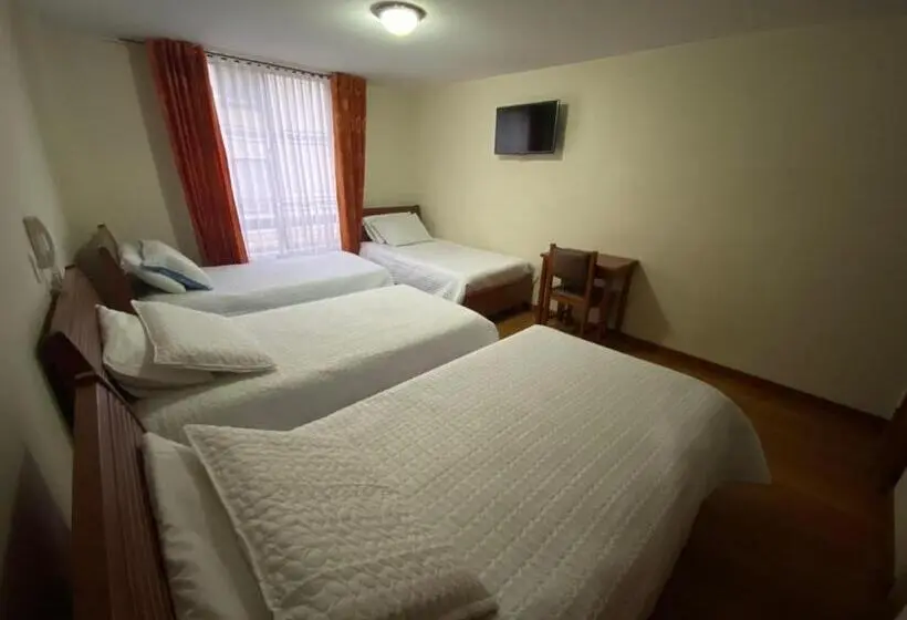 Chambre Quadruple Standard, Castillo Real