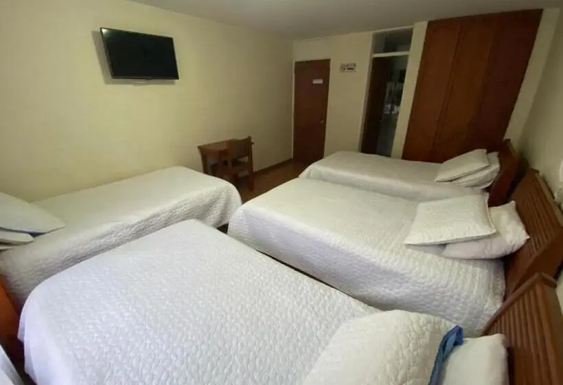 Chambre Quadruple Standard, Castillo Real