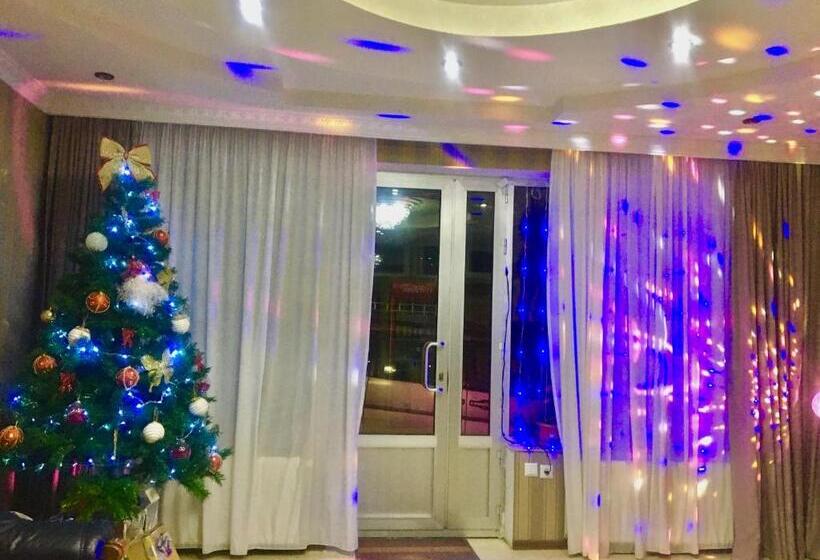 اتاق استاندارد سه تخته با بالکن, My House In Akhaltsikhe